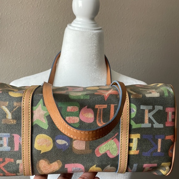 Vintage Dooney and Bourke barrel bag - Picture 5 of 14